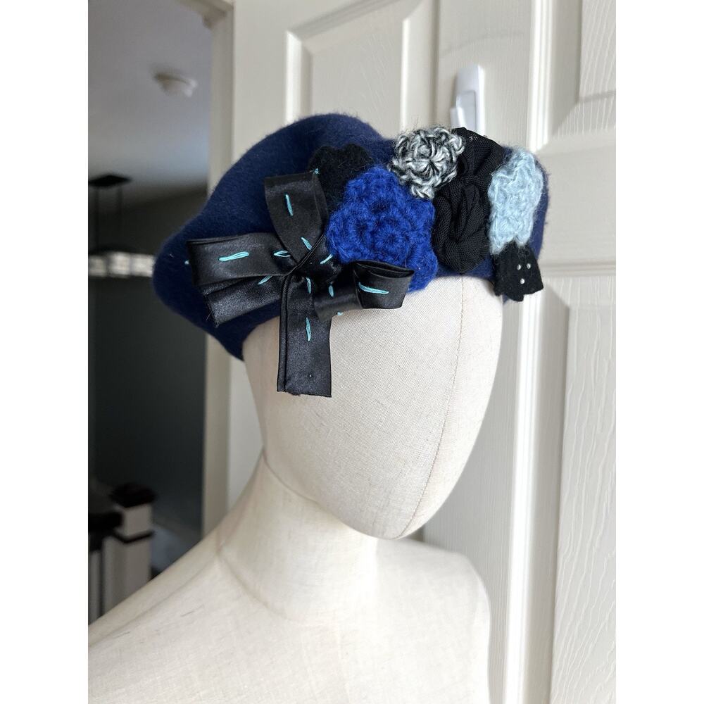 ALESSANDRA BACCI Navy 100% Wool Rosette Floral Crochet Bow Italy Beret Hat NWT